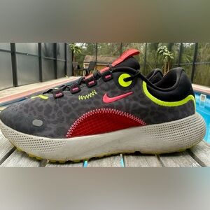 Nike React Escape Run "Particle Grey Hyper Pink" Running Shoe Women’s 9